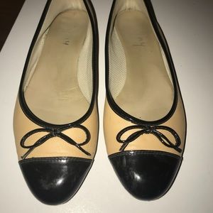 French Soles Size 9 Nude and Black Flats